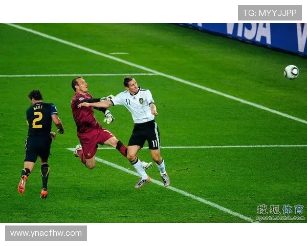 帕如克足球明星的传奇之路与辉煌成就全景回顾